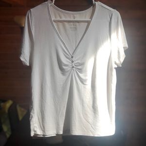 American Eagle v neck tee
